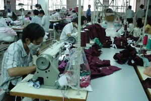 致力輔助企業克難