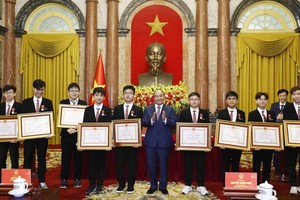 國家主席獎勵得獎學生