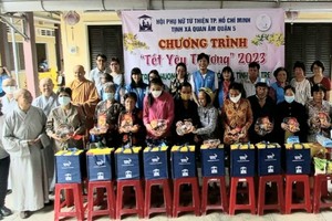 观音精舍向槟椥省贫户送暖