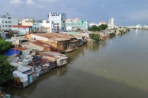 本市沿涌、涌上住房清拆工作一直遇上不少困难。