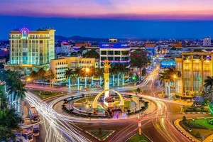 达乐省邦美蜀市夜景一隅。