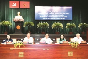 提高新闻媒体在建设发展本市的角色