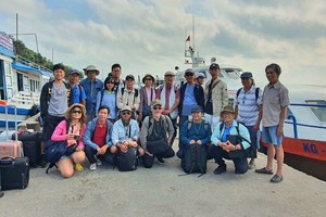 华人画家举办实地创作营