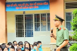 第五郡提高学生毒品防范意识