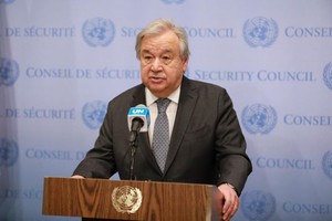 2月14日，在位于纽约的联合国总部，联合国秘书长古特雷斯发表讲话。（图：新华社）