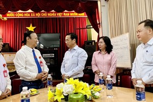 第五郡领导探访郡东医会