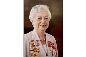 叶秀英同志逝世