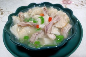 “鲜菌猪肚汤”的家常做法