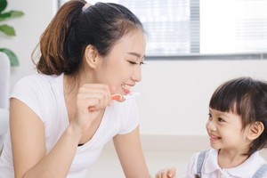 矫正期间控制牙菌斑方法