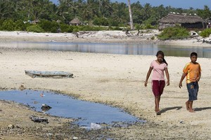 在基里巴斯，气候变化正在对这个太平洋岛国的低洼地貌产生严重影响。（图：联合国）