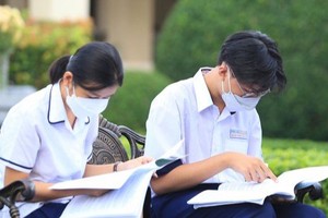 设有3个十年级招生方式(审核、考试、边考试边审核)，但大部分省、市都使用考试方法(摄：日盛)