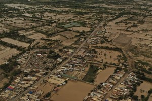 秘鲁首都利马受气旋影响将于14日出现中到大雨。该市市长洛佩斯-阿里亚加称，该市或将有约100万人受相关灾害影响。（图：AP）