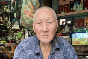 八旬老翁生活贫困