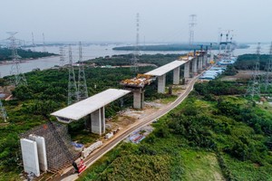 及早恢复滨沥——隆城高速公路项目的施工建设是交通运输部领导和ＶＥＣ优先关注的问题。