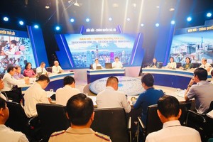 在“民问-市答”节目中，本市提出的决心是处理两万份积存卷宗。