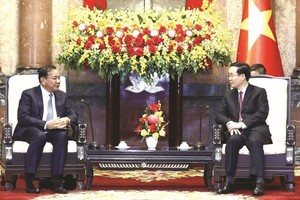 国家主席武文赏接见柬埔寨副首相兼外交与国际合作部大臣布拉索昆。（图：越通社）