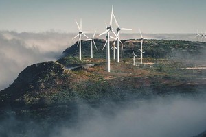 风力发电场发电减少了对燃煤能源的依赖。（图：互联网）