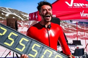 时速 255.50 公里创滑雪世界新纪录