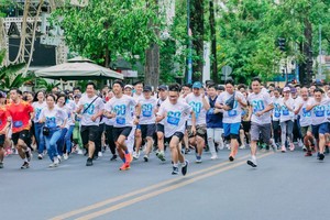 第二次“绿色脚步”赛跑出发时的气氛充满活力。（图：阮黎）