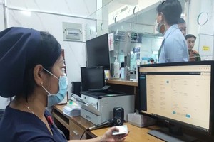 阮知方医院工作人员就ASM软件平台上轻松操作自如。（图：志石）