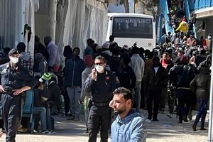 在兰佩杜萨岛，许多难民接待中心人满为患。（图：AFP）