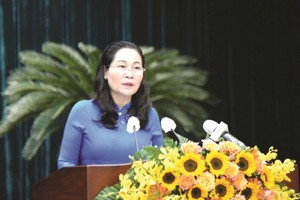 市人民议会审核多项重要内容