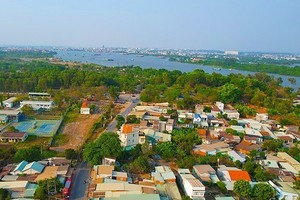 按规划，环市三路会途经的守德市住宅区。