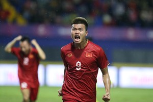 文松庆祝进球。（图源：互联网）