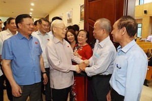 阮富仲总书记与河内市选民接触