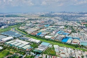 永禄工业区距离范文二1与范文二２两个工业区约６公里。