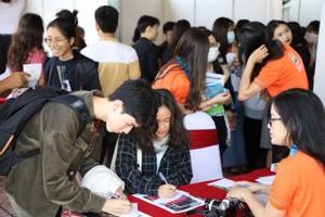 市人文与社会科学大学人才招聘会