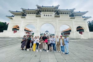 今年夏季，出境旅游趋势仍是主导。