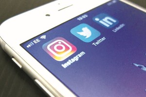 推特被收购后，这一社交媒体上的仇恨言论急剧增加。（图：互联网）