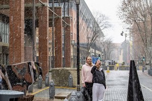 南非约翰内斯堡11年来首迎降雪