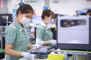 三星集团在越南的生产线一隅。（图：仲孝）