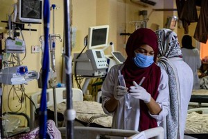 世卫组织正在向苏丹卫生工作者提供基本药物、创伤和手术用品以及维持卫生服务的燃料。（图：WHO）