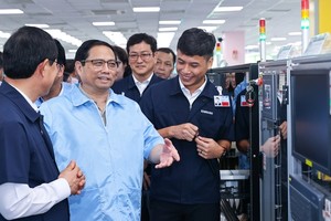 范明政总理视察北宁省