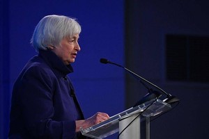 美财长耶伦对惠誉下调美国评级决定表示强烈反对。（图：Getty Images）