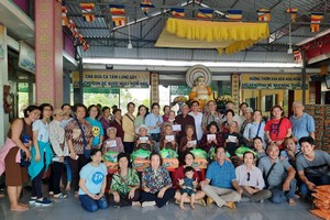 第十郡永安堂组团行善