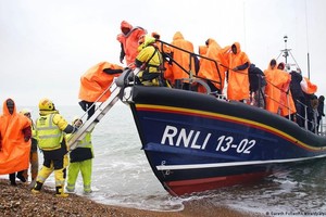 英国政府正寻求通过严厉的新移民立法来阻止非法移民抵达。（图：DPA）