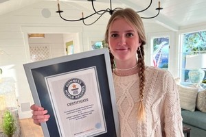 彼得森成功打破世界纪录。（图：互联网）