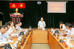 市人民议会主席视察古芝县肃贪工作