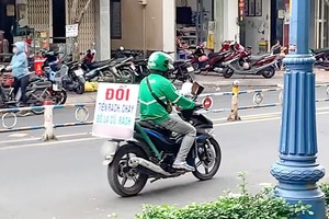 陈霖从事破旧钱币兑换工作有约10年了。