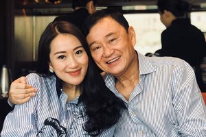 泰国前总理他信与女儿贝东丹。（图：互联网）