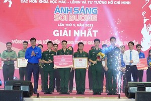 2023年“照亮前程”全国奥林匹克竞赛颁奖仪式。（图：玉胜）