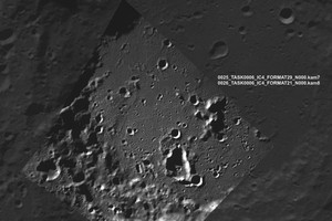 当地时间2023年8月17日，俄罗斯“月球-25”号探测器撞月失联之前拍摄的月球背面南极地区的图像。（图：Roscosmos）