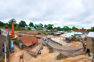 淘金小镇主题园区。