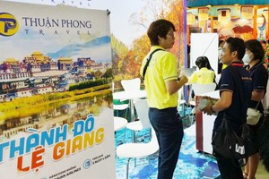 顺捷旅行社推介中国旅程。