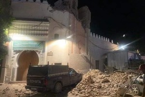 摩洛哥内政部当地时间9日称，该国8日晚发生的强烈地震已造成2012人遇难。（图：视频截图）