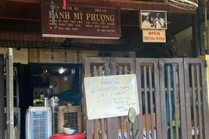 凤面包店挂牌暂停营业。（图：互联网）